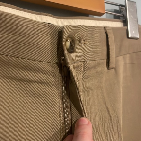 Eddie Bauer classic fit mens 34x 34 chino pants - Picture 2 of 7
